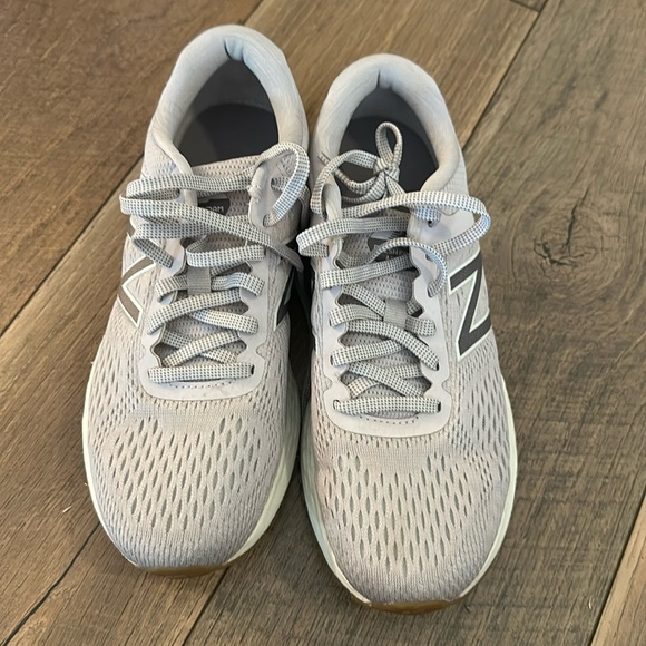 New Balance Fresh Foam - Picture 2 of 5